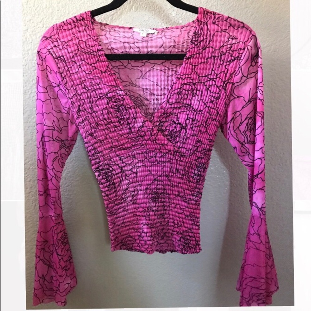 Hot pink scrunchy shirt plunging neckline 💗